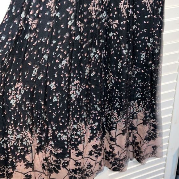 Classic 1980s Floral pleated skirt - Picture 4 of 7